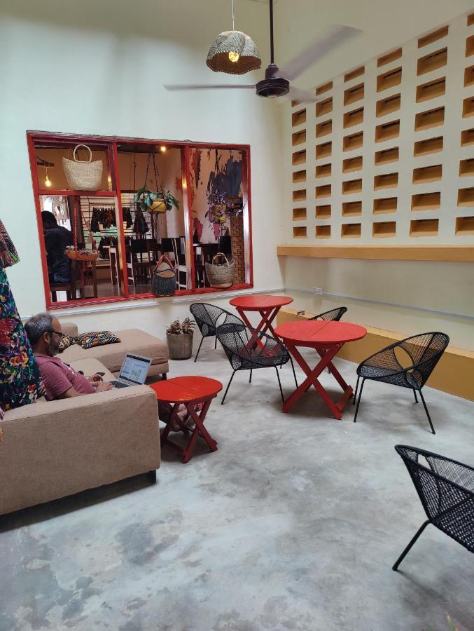 Tumi Hostel Kumasi Bagian luar foto