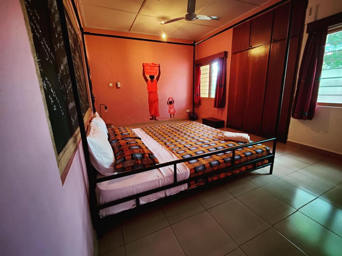 Tumi Hostel Kumasi Bagian luar foto