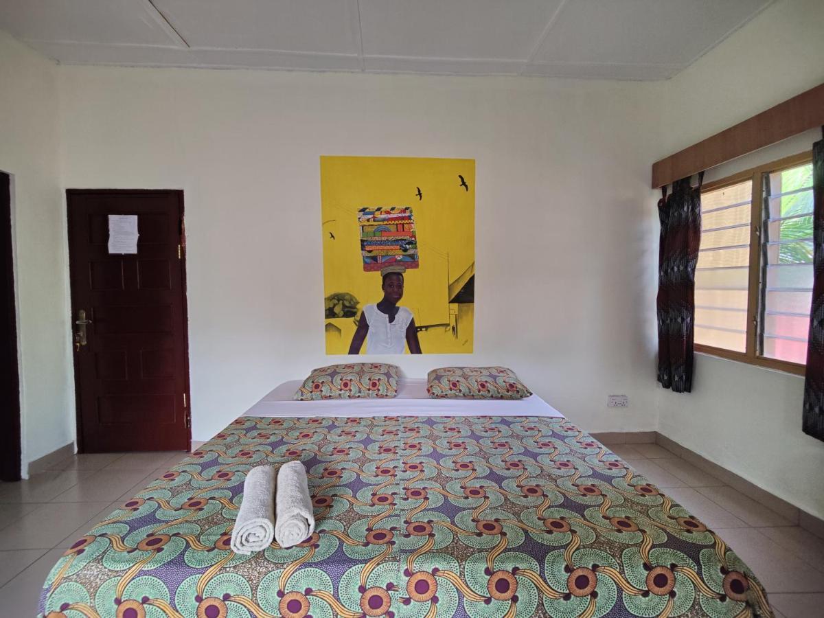 Tumi Hostel Kumasi Bagian luar foto