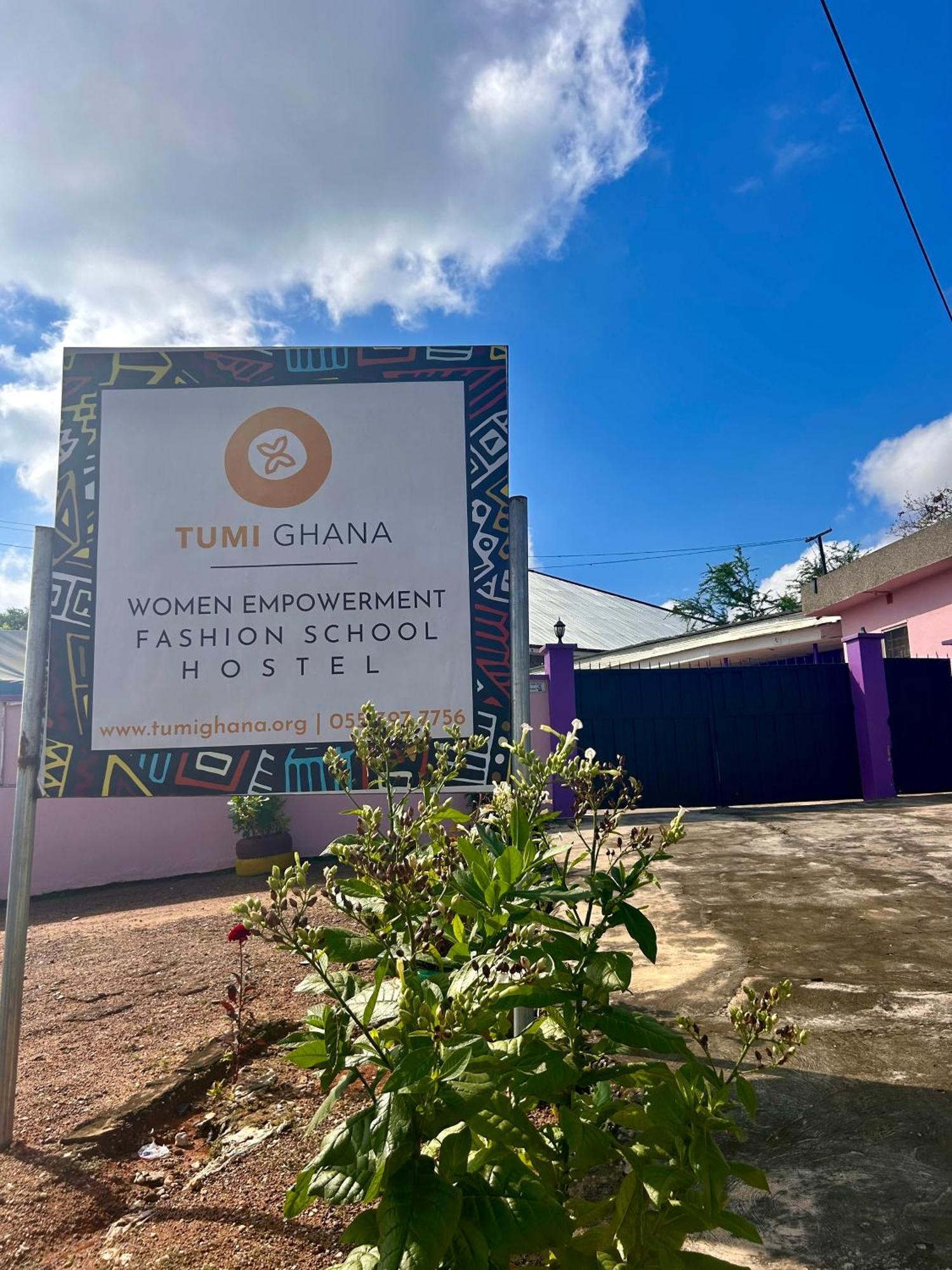 Tumi Hostel Kumasi Bagian luar foto