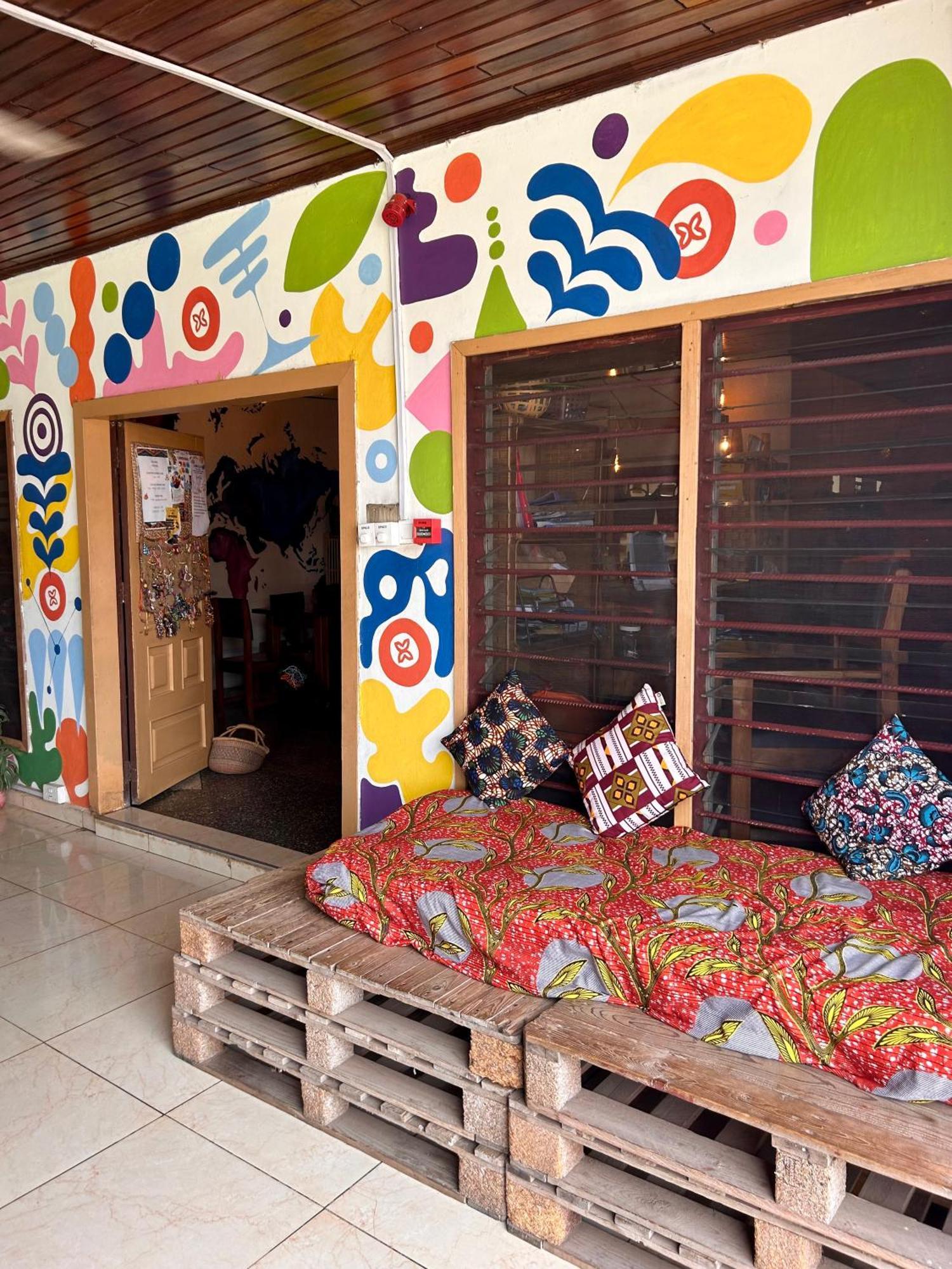 Tumi Hostel Kumasi Bagian luar foto