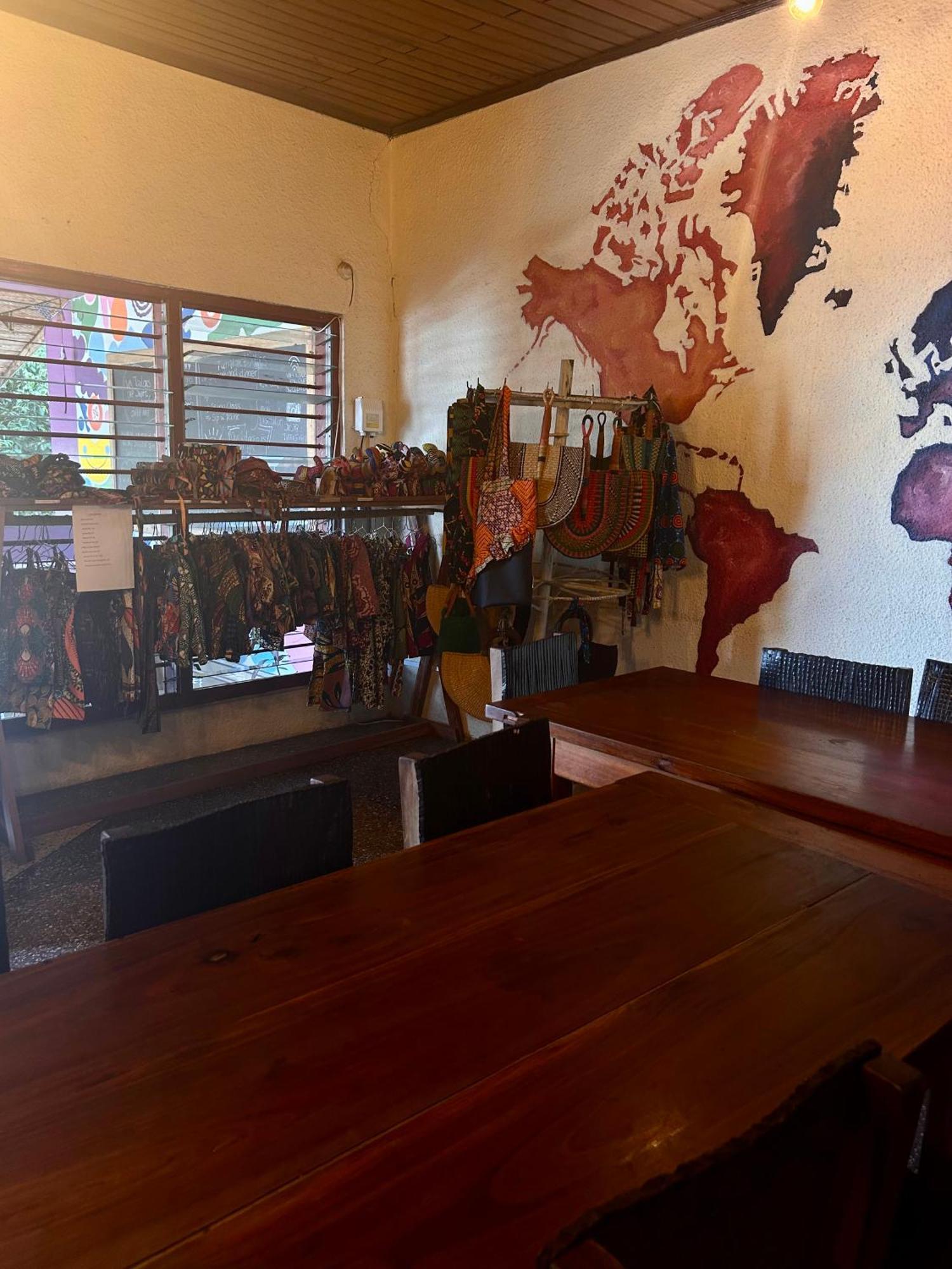 Tumi Hostel Kumasi Bagian luar foto