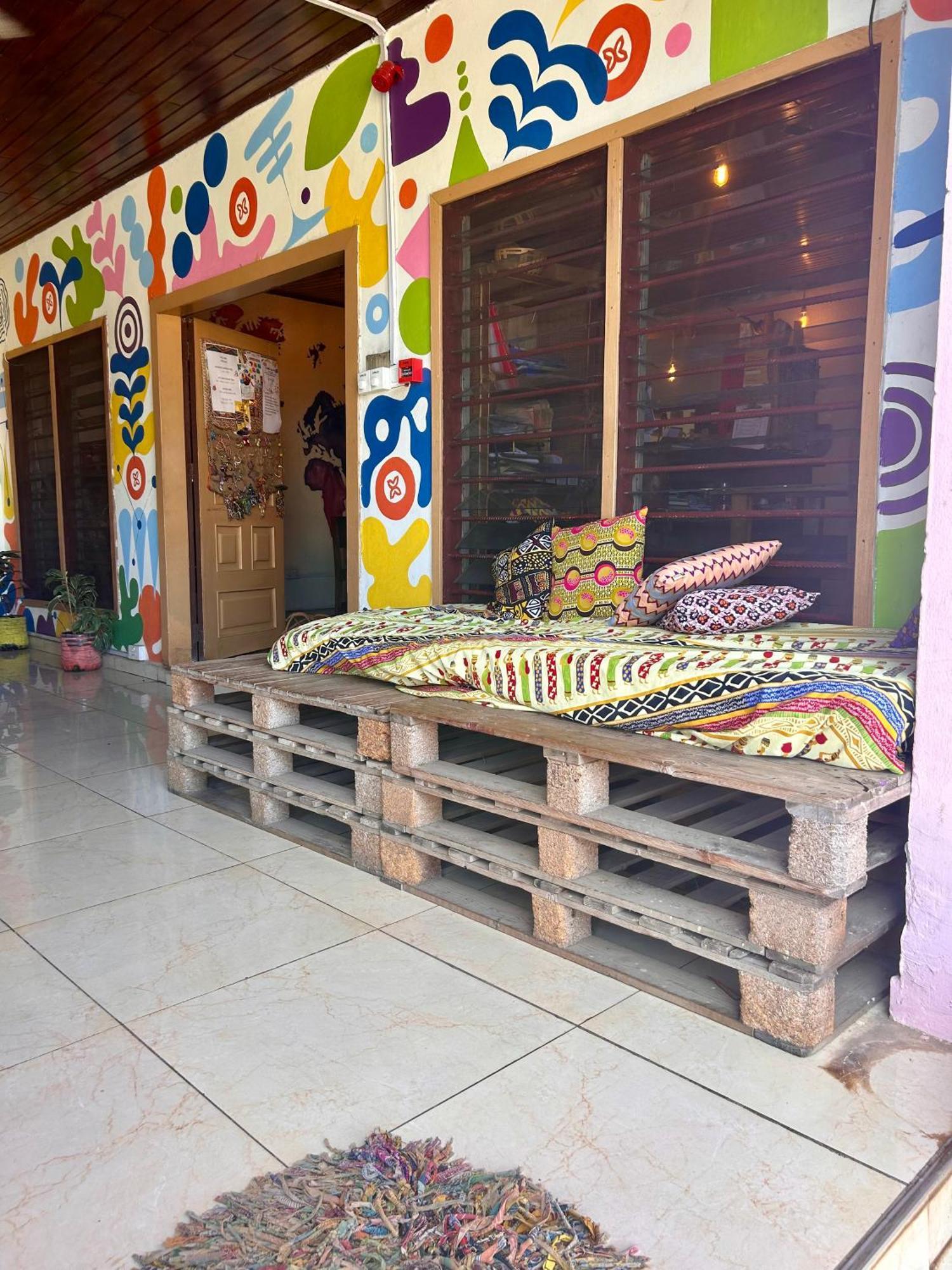 Tumi Hostel Kumasi Bagian luar foto