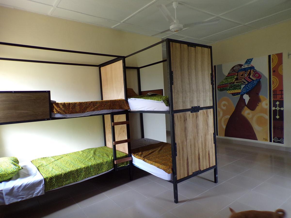 Tumi Hostel Kumasi Bagian luar foto